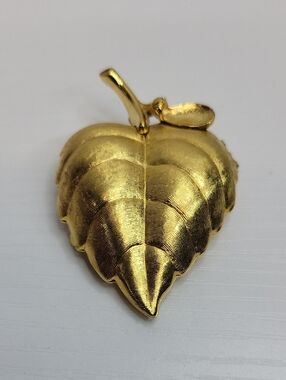 Vtg Avon Perfume Locket Brooch